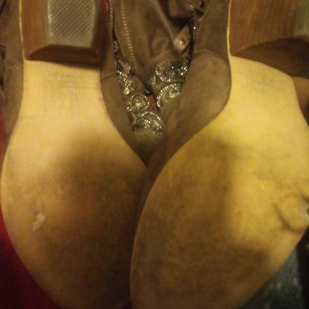 Boots - Picture 3 of 4